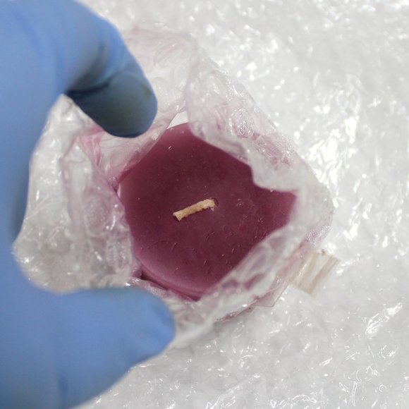 Avon Naturals Small Terra-Cotta Pot or Candle Holder with One Raspberry Candle - Picture 5 of 9